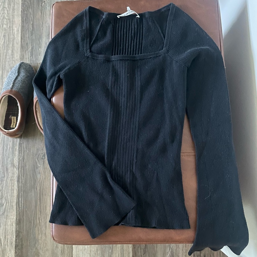 Frame Black Ribbed Sweater Top